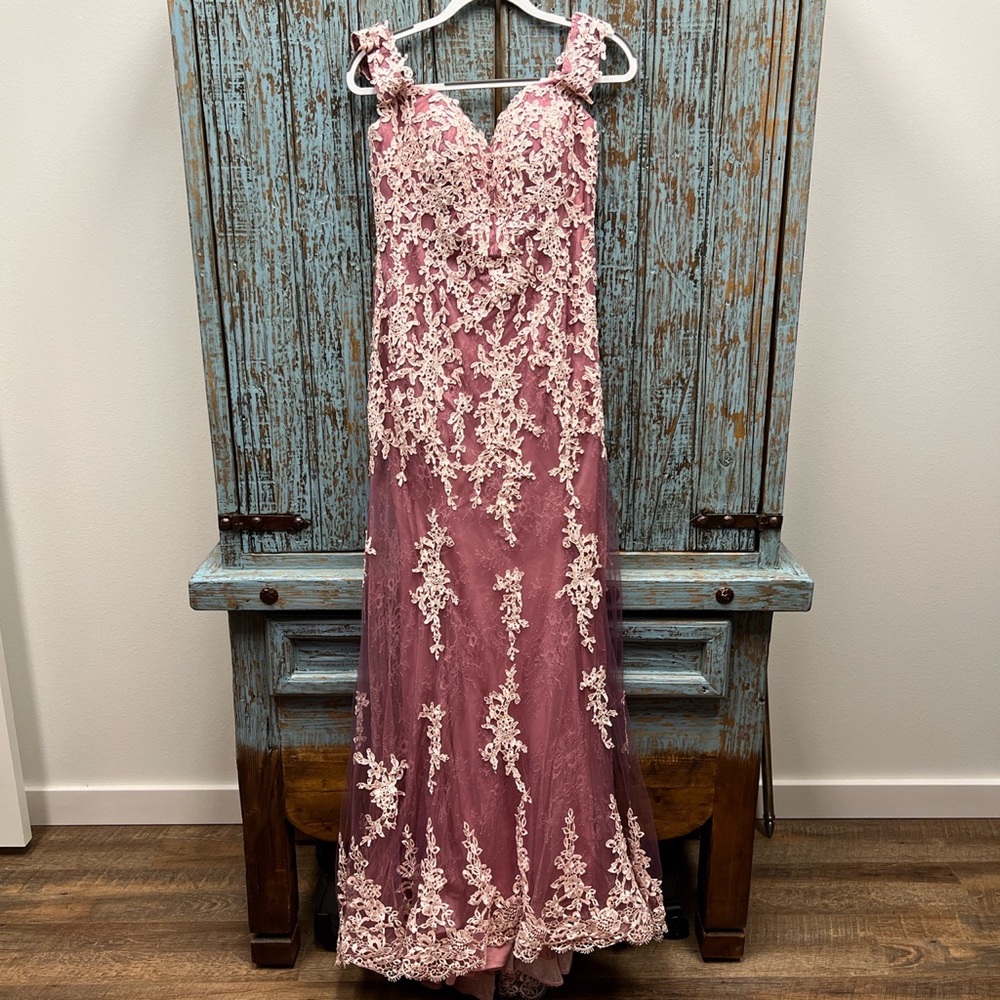Royal Queen formal gown